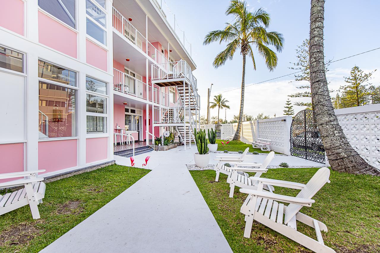 West Burleigh QLD Accommodation Adelaide