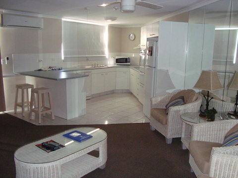 Grosvenor Beachfront Apartments Surfers Paradise - Accommodation Adelaide 14