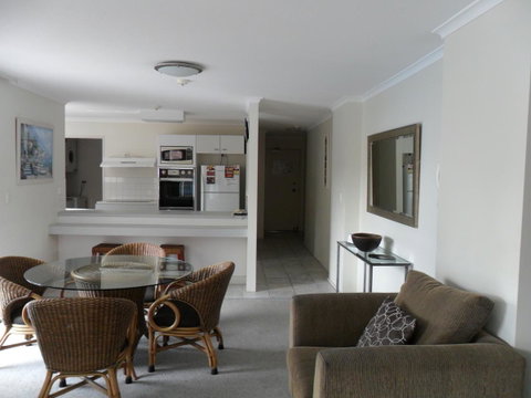 Grosvenor Beachfront Apartments Surfers Paradise - Accommodation Adelaide 5