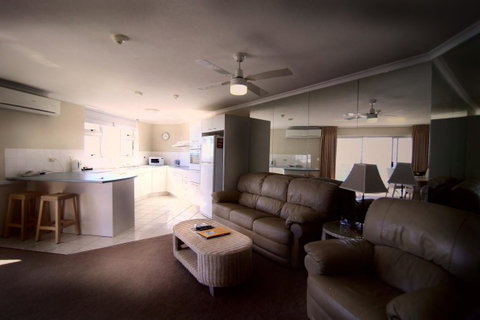 Grosvenor Beachfront Apartments Surfers Paradise - Accommodation Adelaide 9