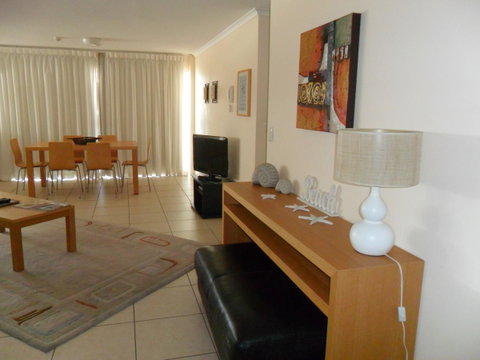 Grosvenor Beachfront Apartments Surfers Paradise - Accommodation Adelaide 10