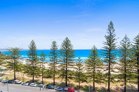 Columbia Beachfront Apartments On Rainbow Bay - Accommodation Adelaide 40