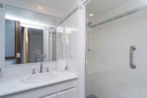 Columbia Beachfront Apartments On Rainbow Bay - Accommodation Adelaide 16