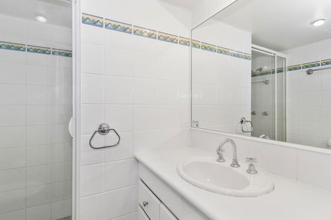 Columbia Beachfront Apartments On Rainbow Bay - Accommodation Adelaide 31