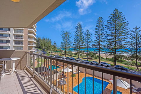 Columbia Beachfront Apartments On Rainbow Bay - Accommodation Adelaide 6