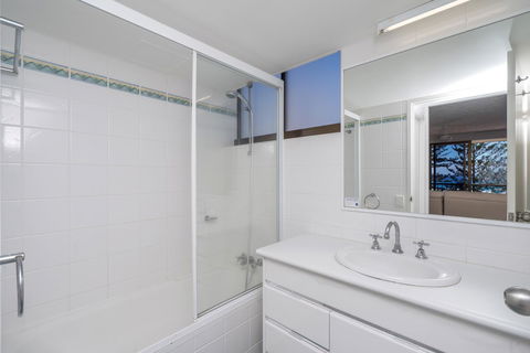 Columbia Beachfront Apartments On Rainbow Bay - Accommodation Adelaide 9