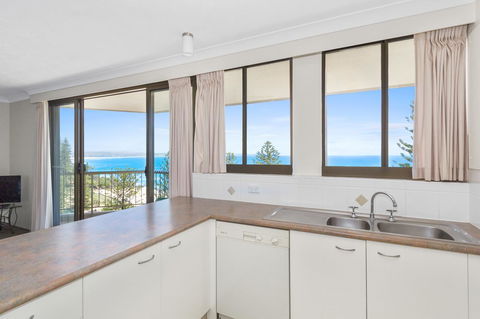 Columbia Beachfront Apartments On Rainbow Bay - Accommodation Adelaide 38