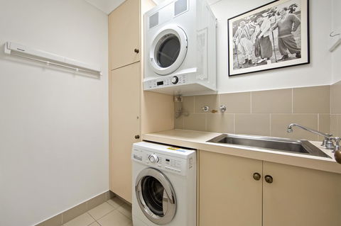 Montipora Unit 3 - In The Heart Of Airlie, Wi-fi And Netflix - Accommodation Adelaide 9