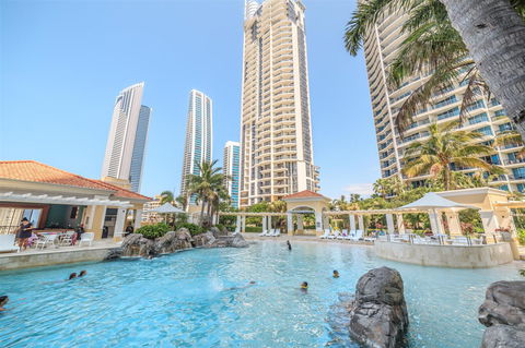 Towers Of Chevron - Private Apartment - Accommodation Adelaide 0
