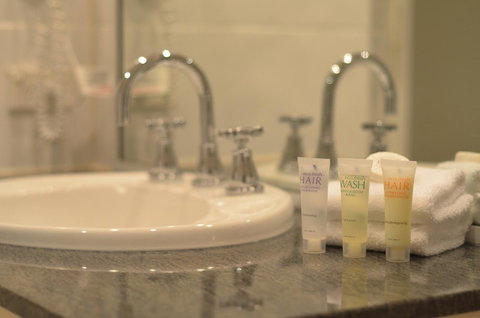 Cayman Villas Port Douglas - Accommodation Adelaide 13