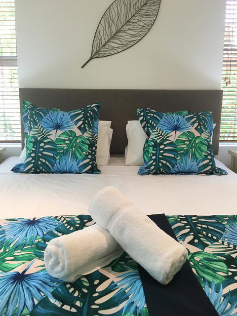 Cayman Villas Port Douglas - Accommodation Adelaide 17