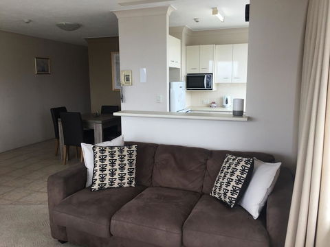 Burleigh Beach Tower - Accommodation Adelaide 1