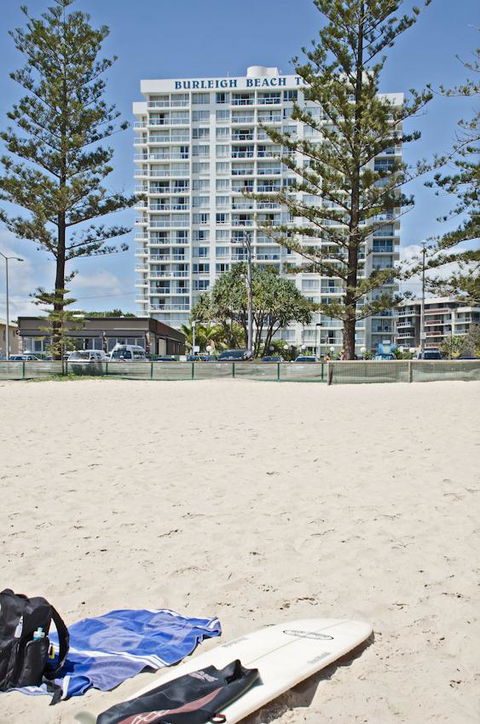 Burleigh Beach Tower - Accommodation Adelaide 15