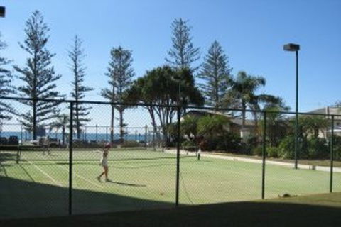 Burleigh Beach Tower - Accommodation Adelaide 10