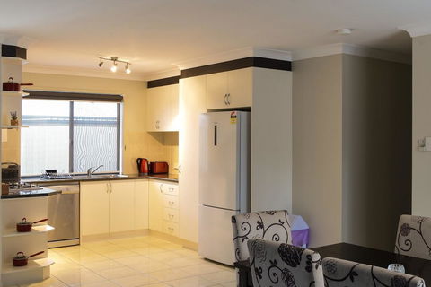 Atricom - Accommodation Adelaide 5