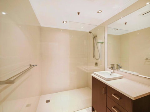 Excluza - Accommodation Adelaide 1