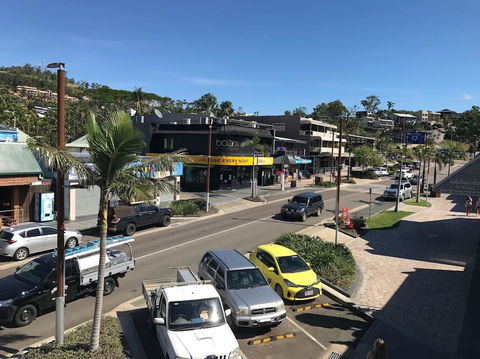 Location! 2BR Town View Unit In Centre Of Airlie. - Accommodation Adelaide 12