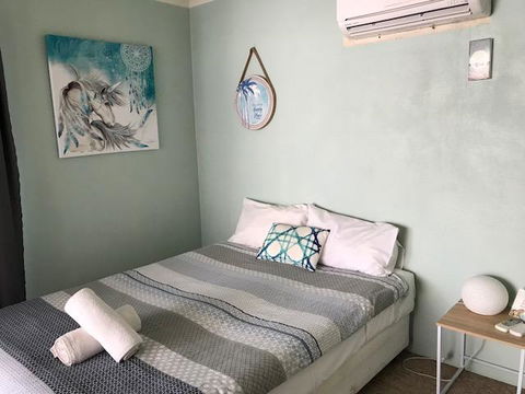 Location! 2BR Town View Unit In Centre Of Airlie. - Accommodation Adelaide 22