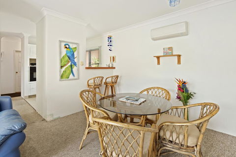 Location! 2BR Town View Unit In Centre Of Airlie. - Accommodation Adelaide 7