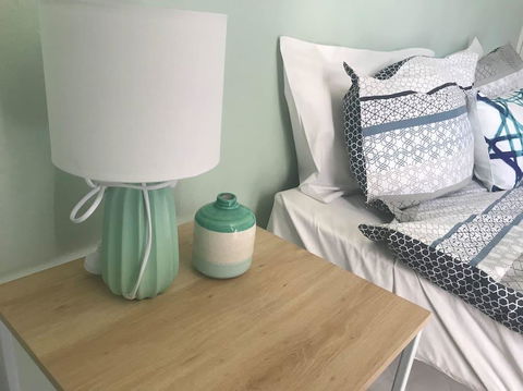 Location! 2BR Town View Unit In Centre Of Airlie. - Accommodation Adelaide 14