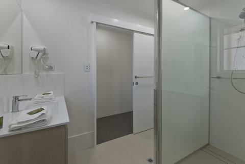 Tropical Nites Holiday Townhouses - Accommodation Adelaide 17
