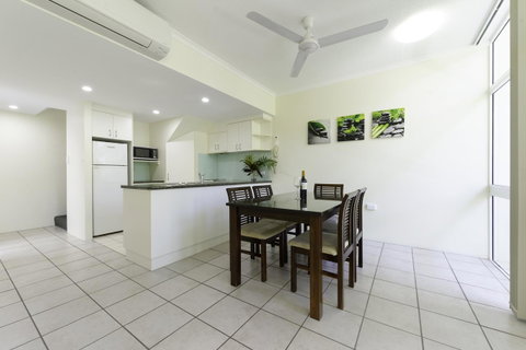 Tropical Nites Holiday Townhouses - Accommodation Adelaide 14
