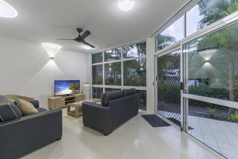 Tropical Nites Holiday Townhouses - Accommodation Adelaide 18