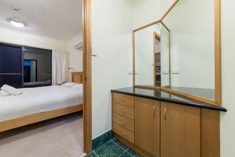 Paradise Penthouse At Waves - Airlie Beach - Accommodation Adelaide 23