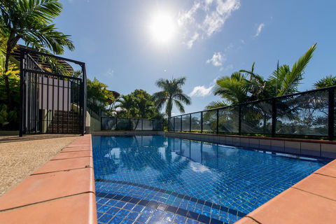 Paradise Penthouse At Waves - Airlie Beach - Accommodation Adelaide 2