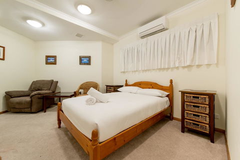 Paradise Penthouse At Waves - Airlie Beach - Accommodation Adelaide 14