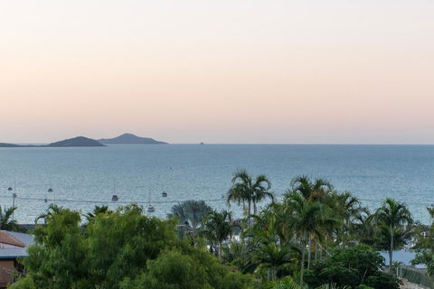 Paradise Penthouse At Waves - Airlie Beach - Accommodation Adelaide 30