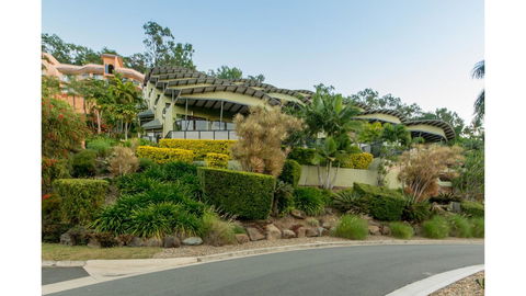 Paradise Penthouse At Waves - Airlie Beach - Accommodation Adelaide 29