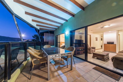 Paradise Penthouse At Waves - Airlie Beach - Accommodation Adelaide 27