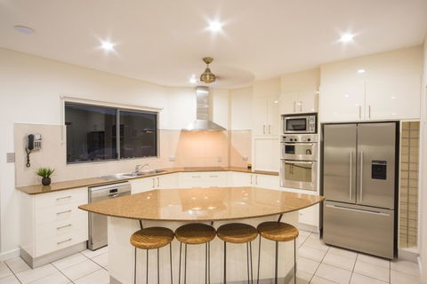 Portside Whitsunday Luxury Holiday Apartments - Accommodation Adelaide 25