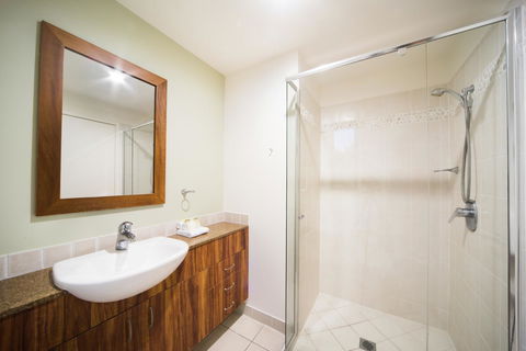 Portside Whitsunday Luxury Holiday Apartments - Accommodation Adelaide 22
