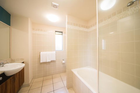 Portside Whitsunday Luxury Holiday Apartments - Accommodation Adelaide 14
