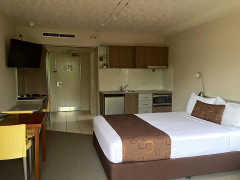 Waters Edge The Strand - Accommodation Adelaide 1
