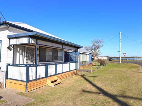 Waterside Retreat - Accommodation Adelaide 1