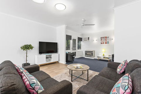 Wattle Grove Villa - Accommodation Adelaide 3