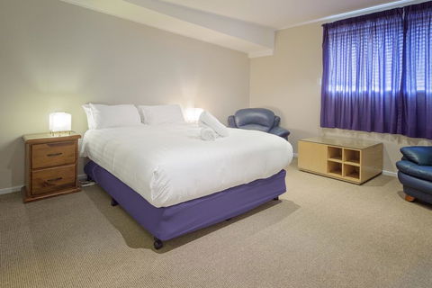 Wendaleigh 8 - Central Unit - Accommodation Adelaide 1