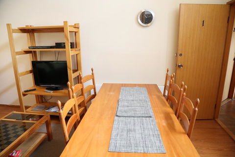 Whispering Pines 1 - Accommodation Adelaide 2