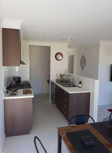 White Caps B - New Styles & Spacious Home - Accommodation Adelaide 2
