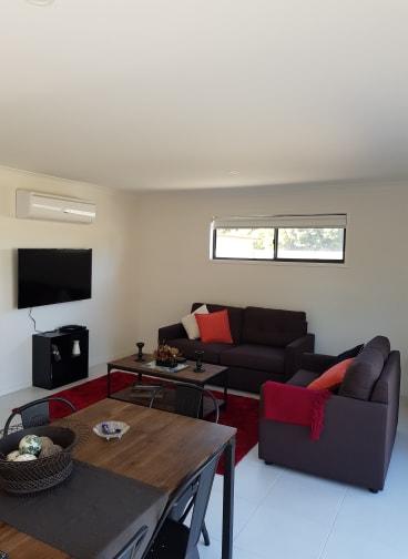 White Caps B - New Styles & Spacious Home - Accommodation Adelaide 3