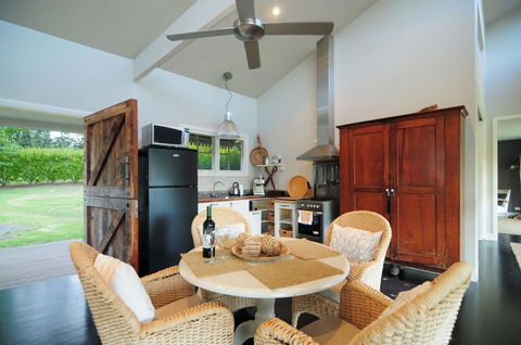 Willabrook Retreat - Mojo Cottage - Romantic Escape! - Accommodation Adelaide 3