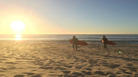Wonky Pine Beach House, NARRWALLEE- 4 Bedroom - Accommodation Adelaide 1