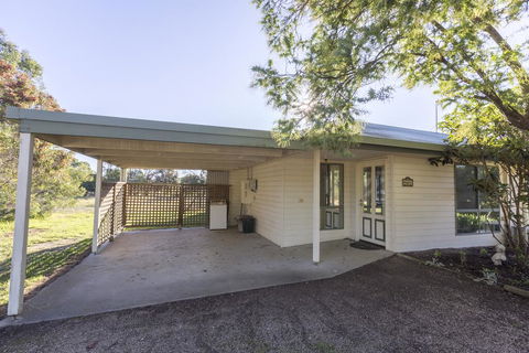 Woongara Cottage - Pet Friendly Country Retreat - Accommodation Adelaide 3