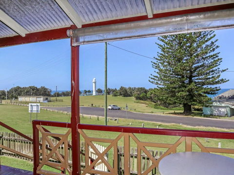 Yamba Pilot Cottage 1 - Pets Welcome - Close To Beach - Accommodation Adelaide 0