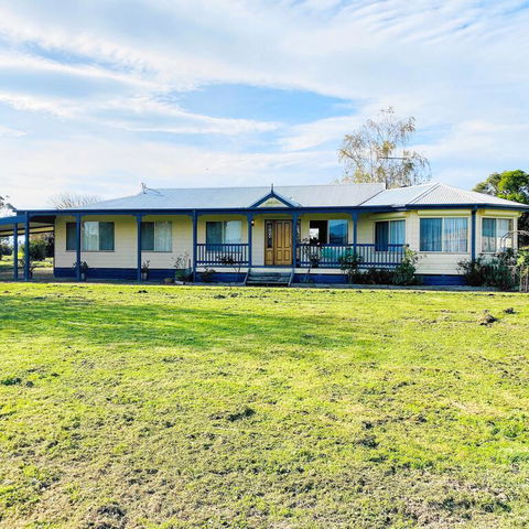 Yarragon 4 Bedroom House In Gippsland - Accommodation Adelaide 3