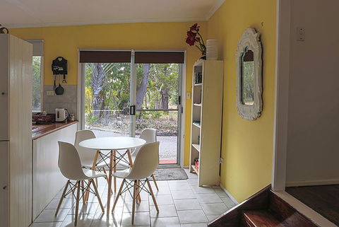 Yellow Cottage - Bush And Beach - Accommodation Adelaide 2