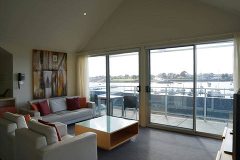 York Cove Holiday Hotel - Accommodation Adelaide 1
